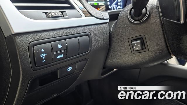 Genesis G80 2017 — photo 30
