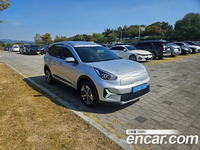 Kia Niro 2024 — photo 2