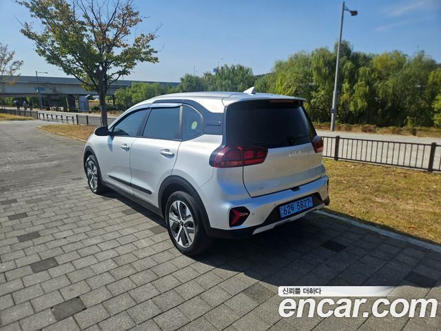 Kia Niro 2024 — photo 4