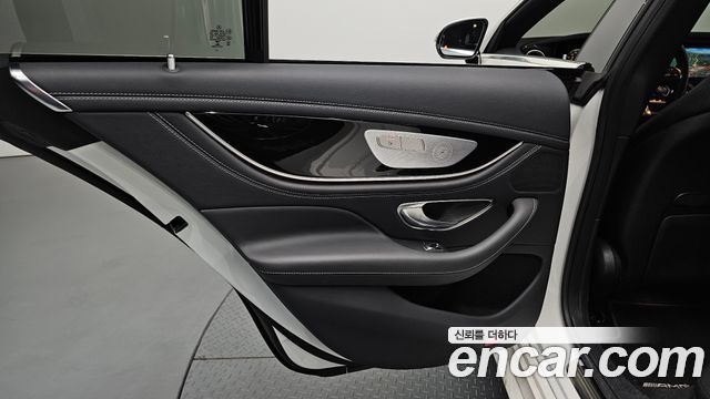 Mercedes-Benz AMG GT 2019 — photo 15