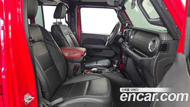 Jeep Wrangler 2021 — photo 11