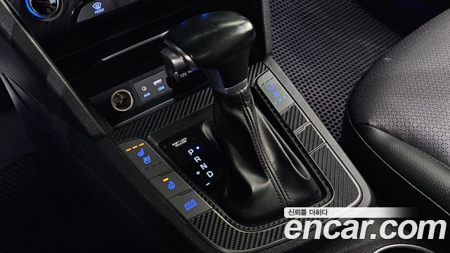 Hyundai AVANTE 2018 — photo 9