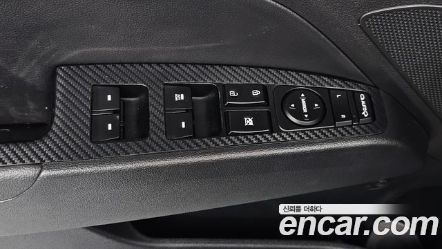 Hyundai AVANTE 2018 — photo 12