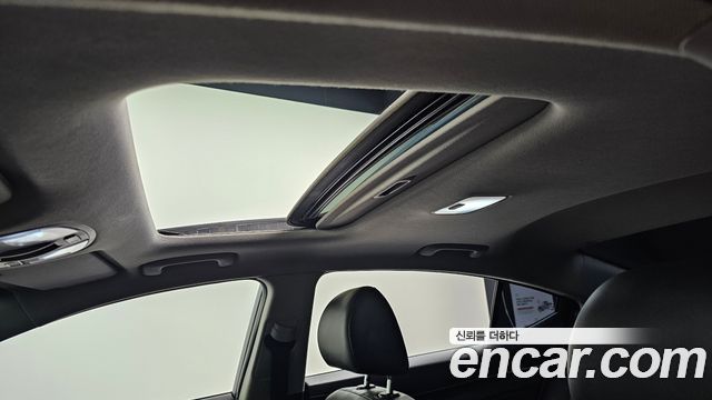 Hyundai AVANTE 2018 — photo 18