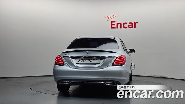 Mercedes-Benz C-Class 2017 — photo 4