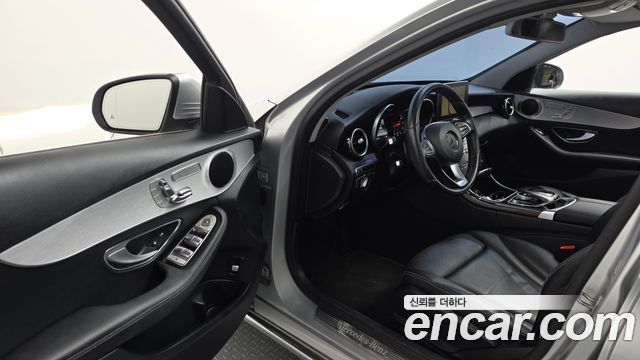 Mercedes-Benz C-Class 2017 — photo 10