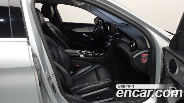 Mercedes-Benz C-Class 2017 — photo 11
