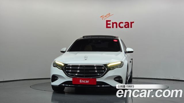 Mercedes-Benz E-Class 2024 — photo 3