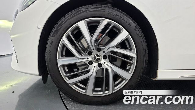 Mercedes-Benz E-Class 2024 — photo 5
