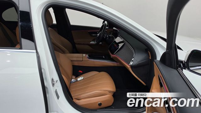 Mercedes-Benz E-Class 2024 — photo 11