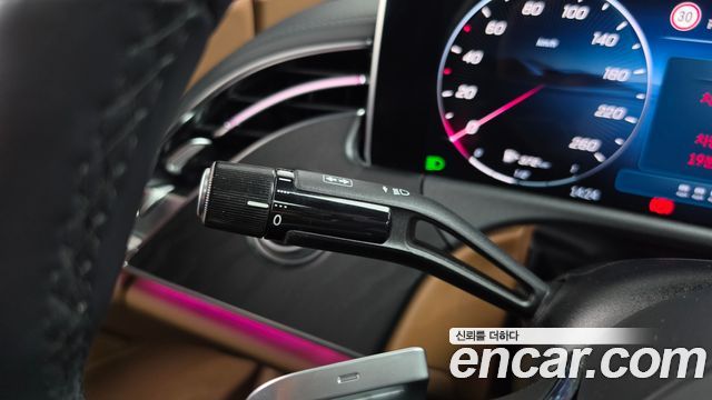 Mercedes-Benz E-Class 2024 — photo 19