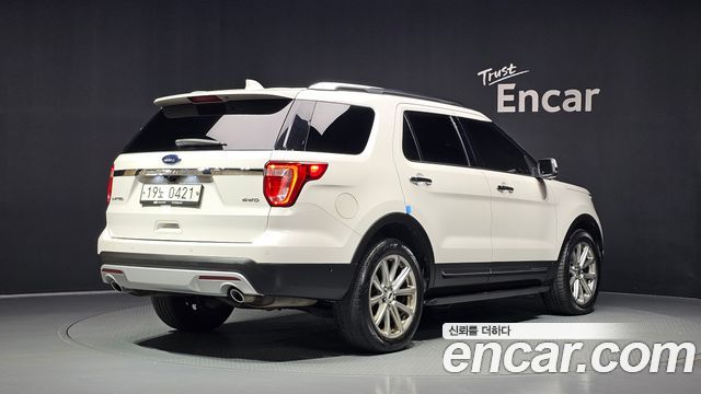 Ford Explorer 2016 — photo 2