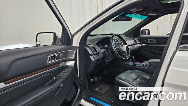 Ford Explorer 2016 — photo 10