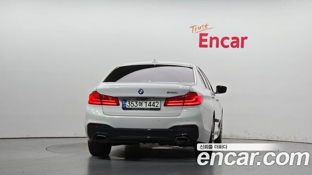 BMW 5-Series 2017 — photo 4