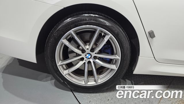 BMW 5-Series 2017 — photo 5