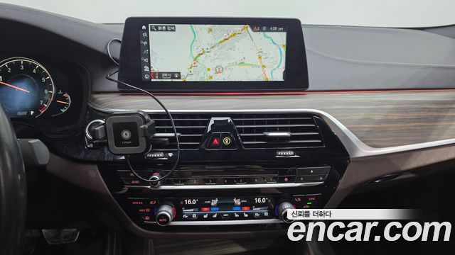 BMW 5-Series 2017 — photo 13