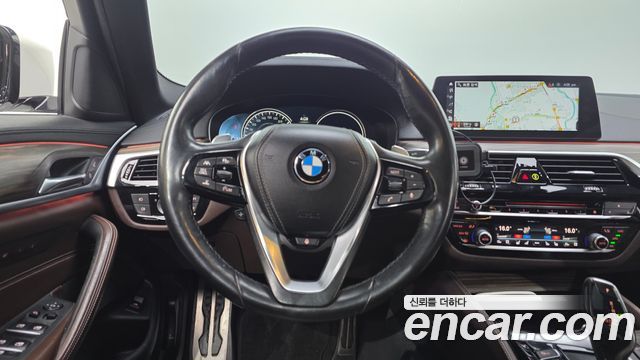 BMW 5-Series 2017 — photo 14
