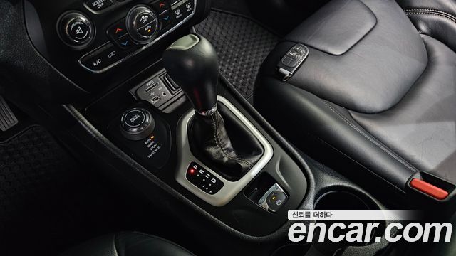 Jeep Cherokee 2018 — photo 12