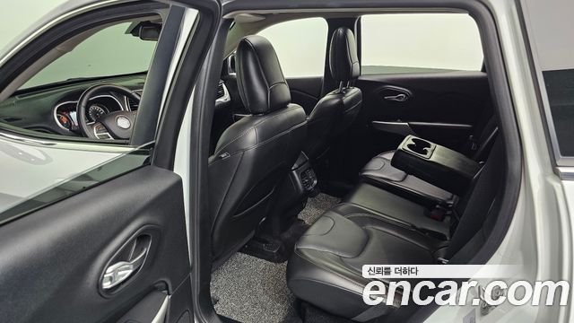 Jeep Cherokee 2018 — photo 17