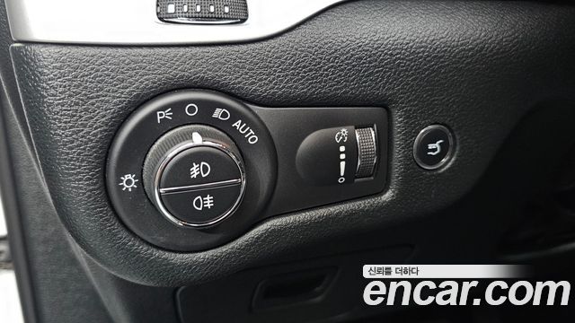 Jeep Cherokee 2018 — photo 19