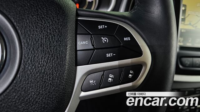 Jeep Cherokee 2018 — photo 26