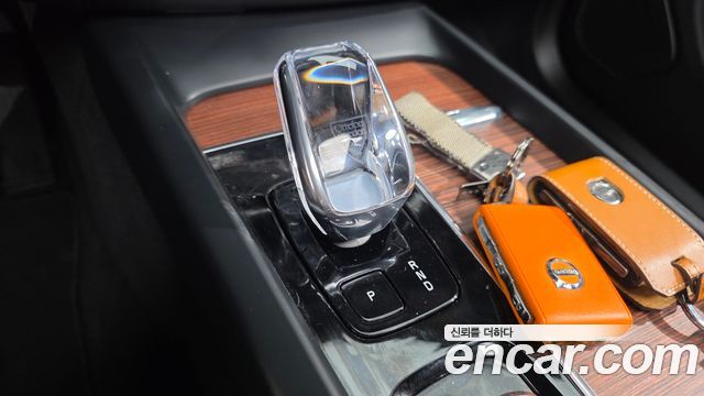 Volvo XC60 2024 — photo 9