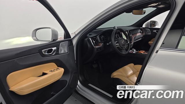 Volvo XC60 2024 — photo 10