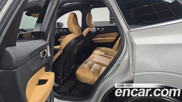 Volvo XC60 2024 — photo 11