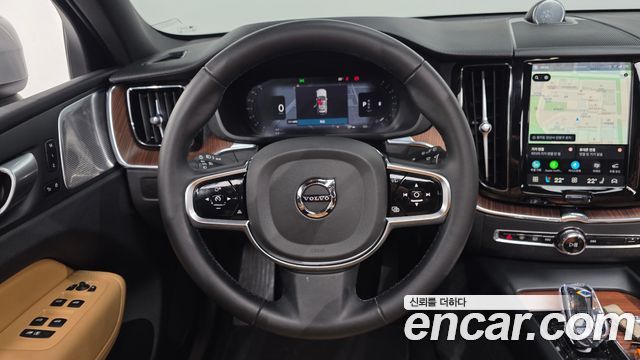 Volvo XC60 2024 — photo 13