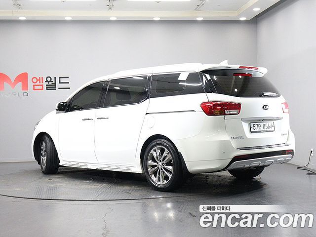 Kia Canival 2016 — photo 3