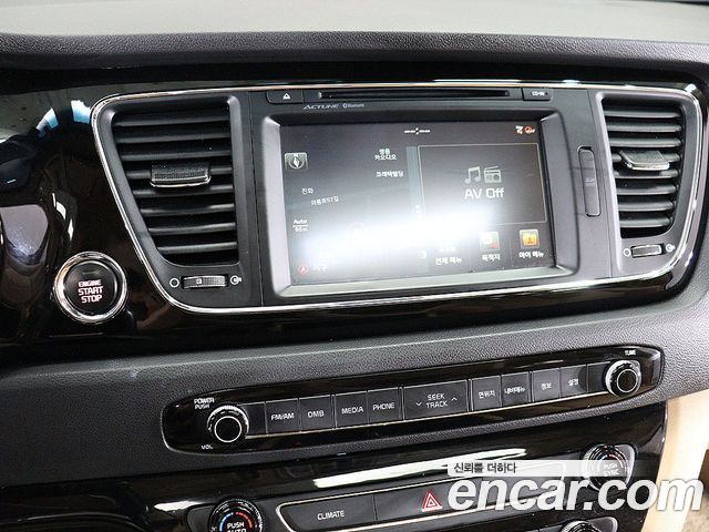 Kia Canival 2016 — photo 8