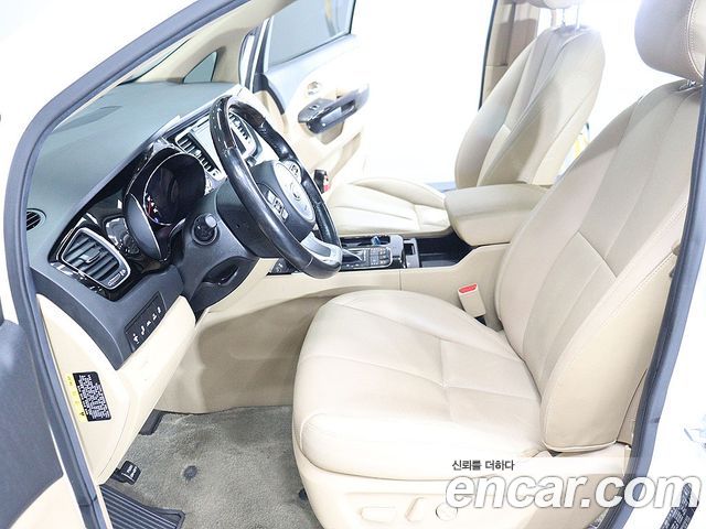 Kia Canival 2016 — photo 9