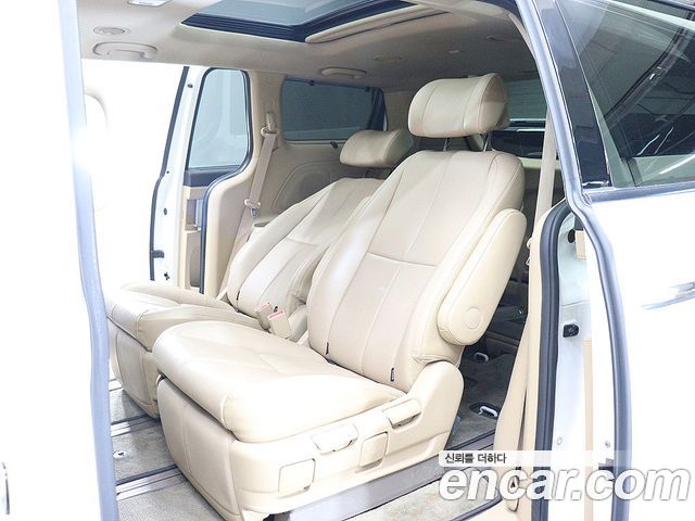 Kia Canival 2016 — photo 10