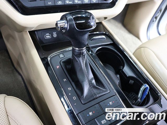 Kia Canival 2016 — photo 11
