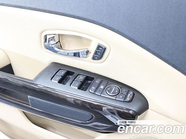 Kia Canival 2016 — photo 16
