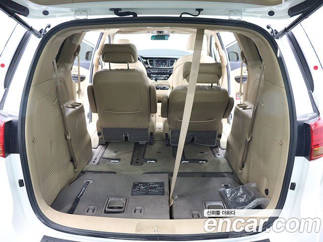 Kia Canival 2016 — photo 18