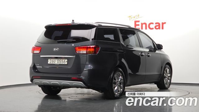Kia Canival 2016 — photo 2