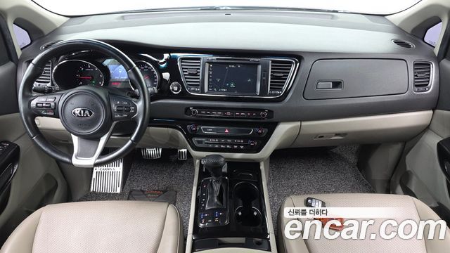 Kia Canival 2016 — photo 10