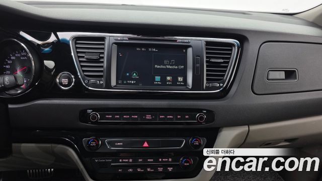 Kia Canival 2016 — photo 20