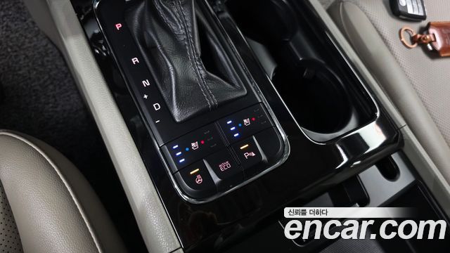 Kia Canival 2016 — photo 23