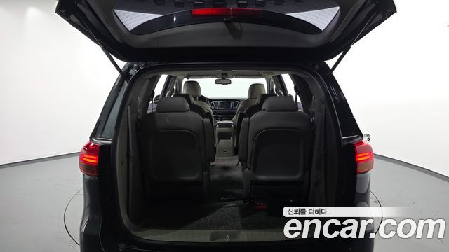 Kia Canival 2016 — photo 26