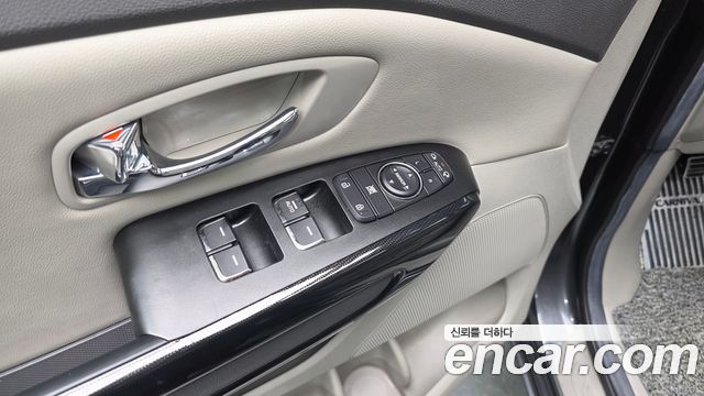 Kia Canival 2016 — photo 29
