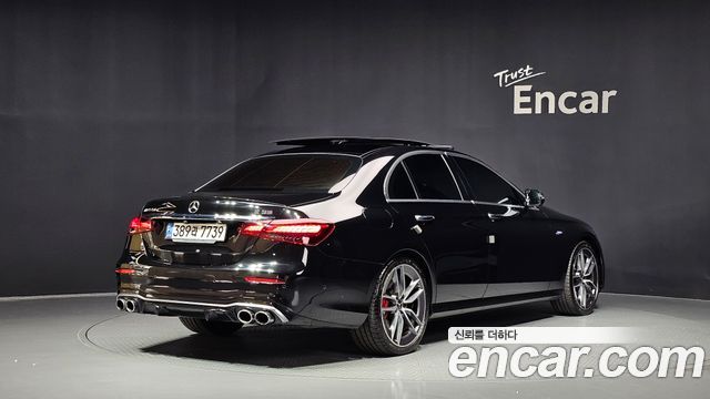 Mercedes-Benz E-Class 2022 — photo 2