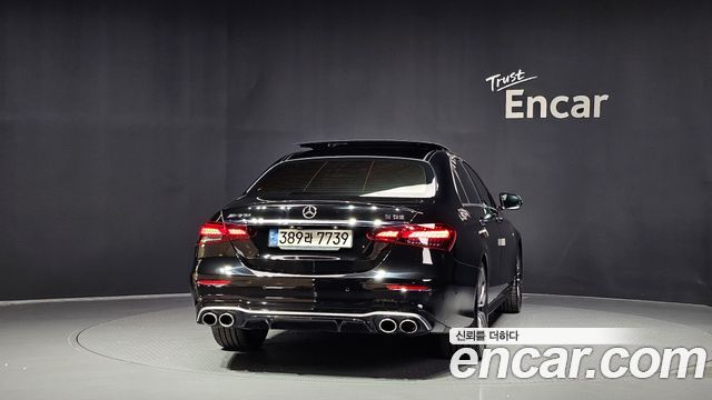 Mercedes-Benz E-Class 2022 — photo 4