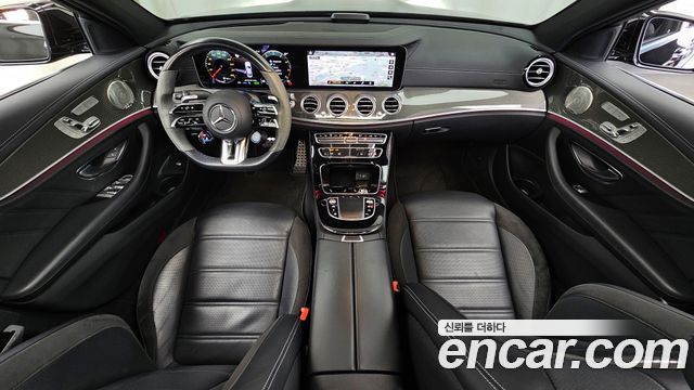 Mercedes-Benz E-Class 2022 — photo 10