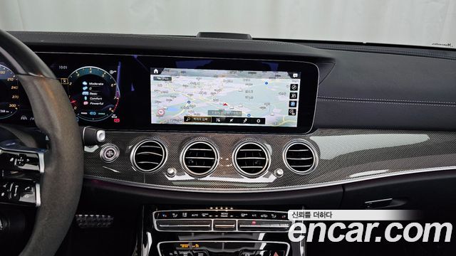 Mercedes-Benz E-Class 2022 — photo 20