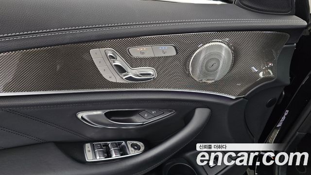 Mercedes-Benz E-Class 2022 — photo 25