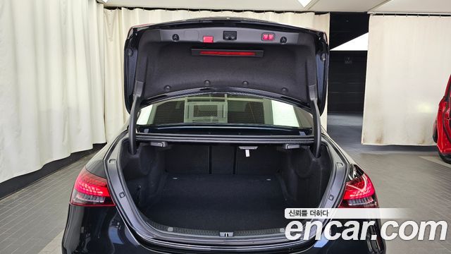 Mercedes-Benz E-Class 2022 — photo 26