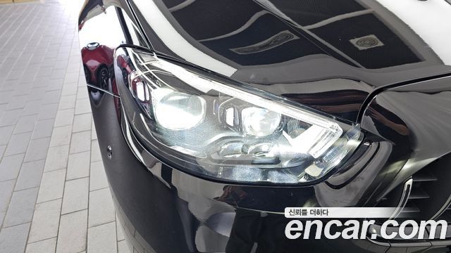 Mercedes-Benz E-Class 2022 — photo 8