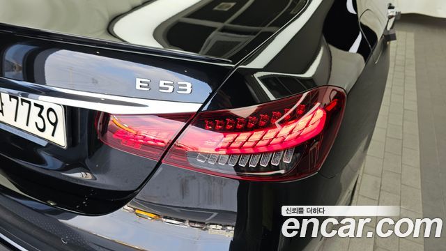 Mercedes-Benz E-Class 2022 — photo 9